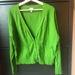 Like new green button up cardigan women’s XL